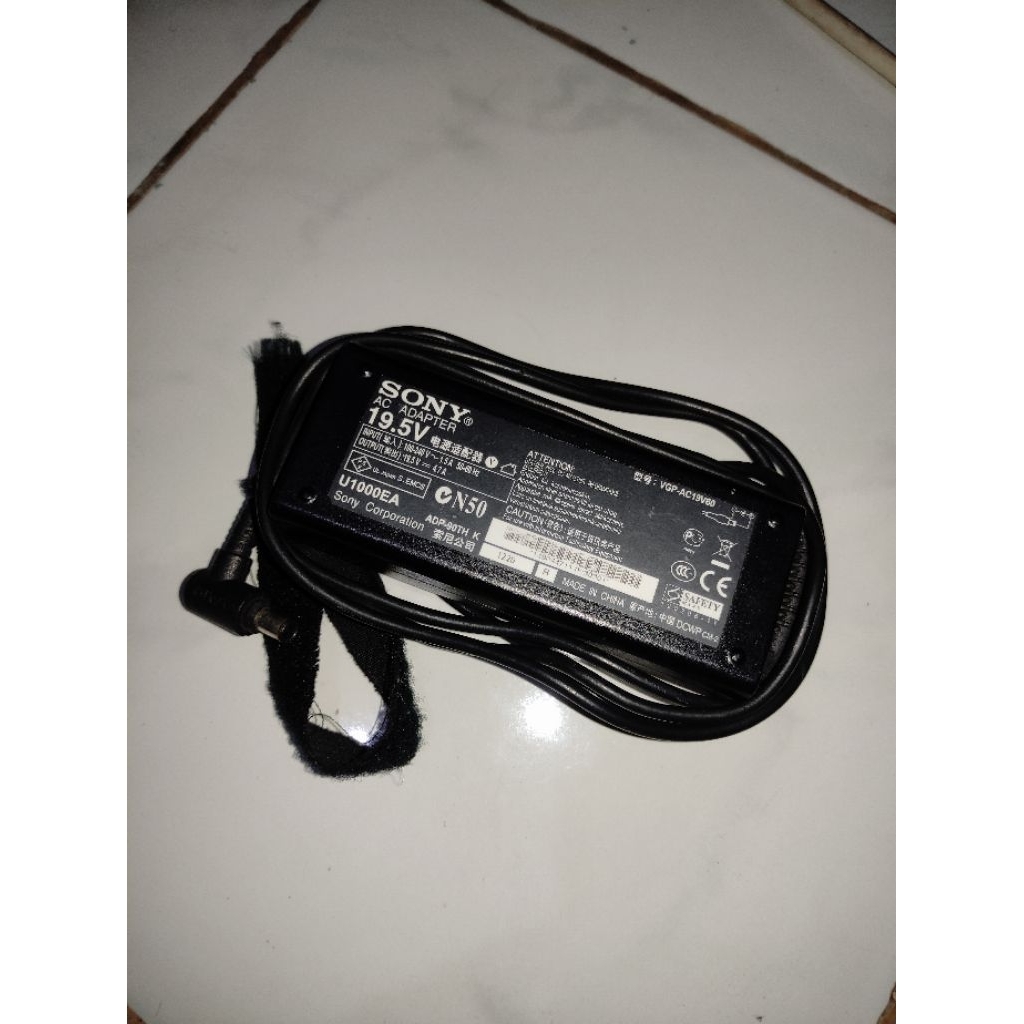 Adaptor laptop Sony vaio (bekas)