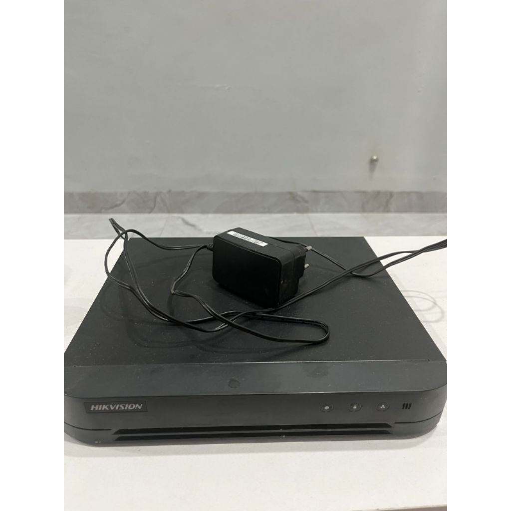 DVR 4CH Hikvision DS-7204HQHI-K1/E kondisi Bekas