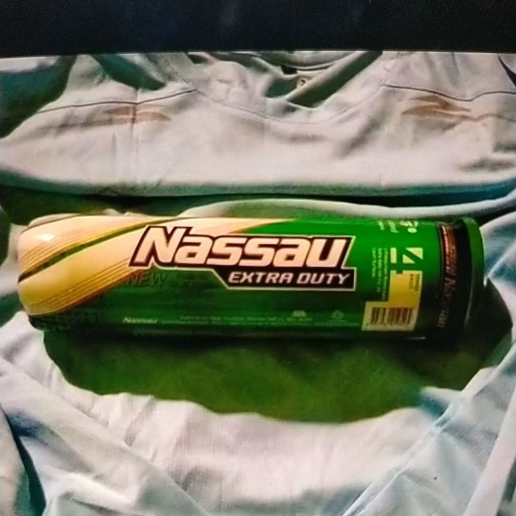 Kaos. bola tennis nassau