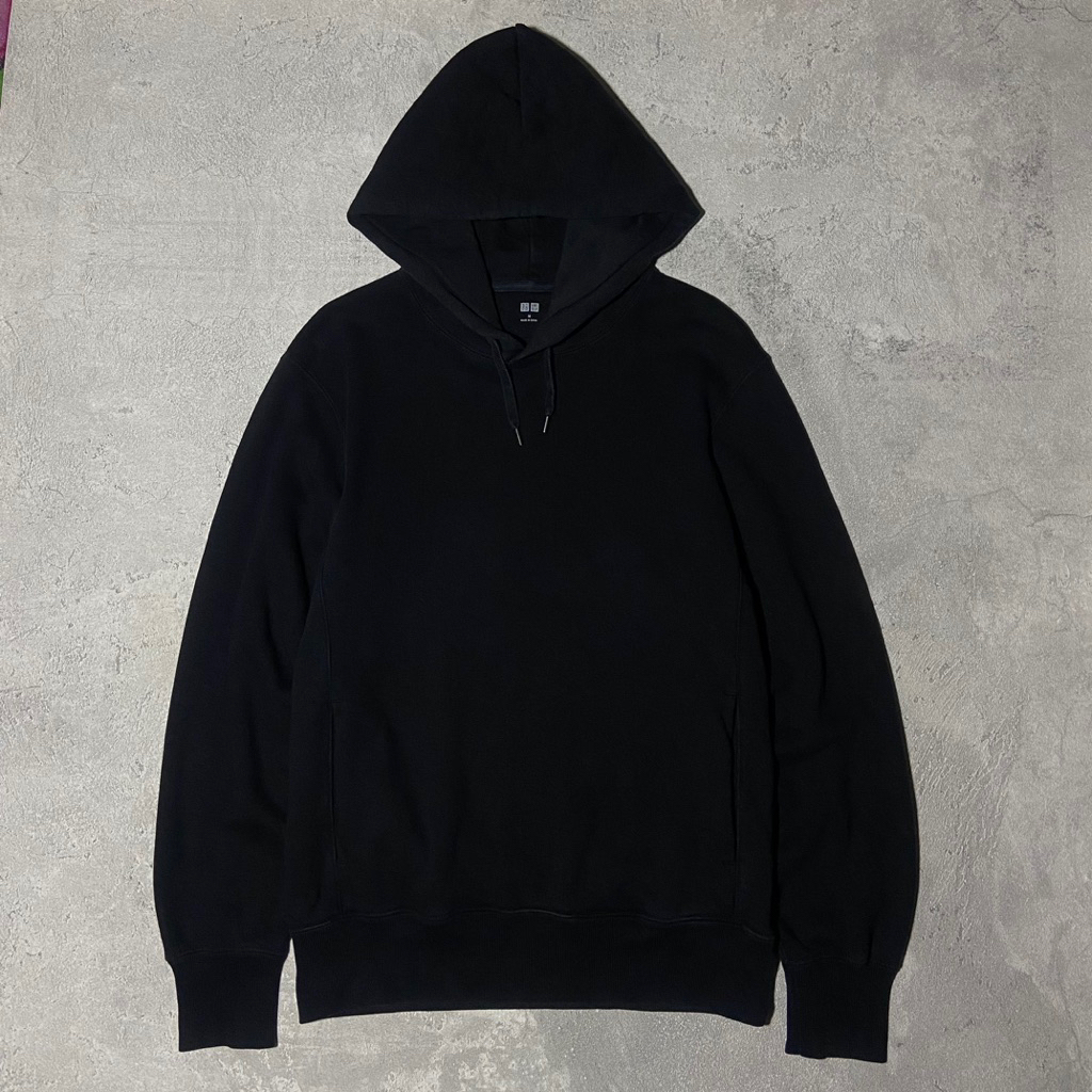HOODIE UNIQLO HITAM M
