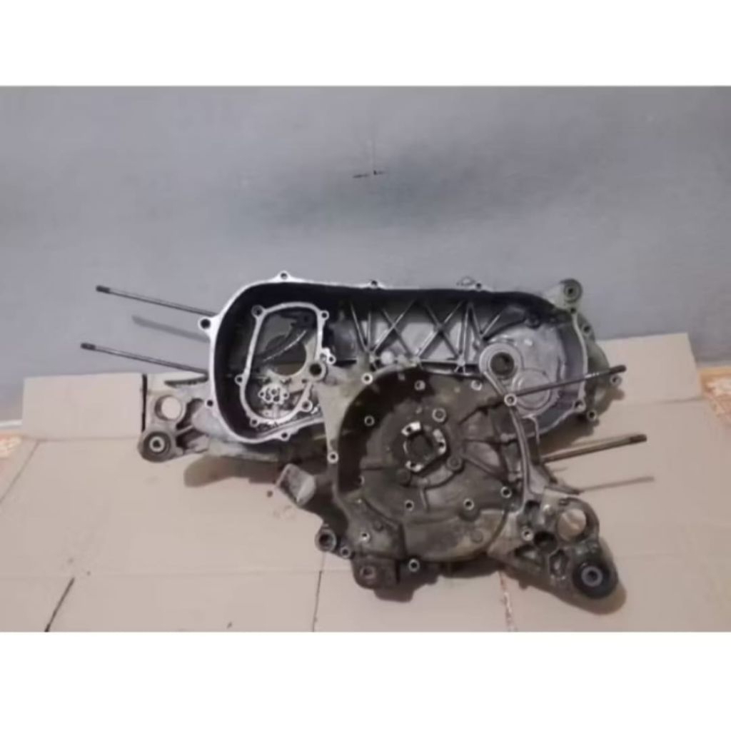 blok crankcase krengkes kalter kanan kiri aerox 155 old/ Lexi 125 original krengkes mesin tengah aer