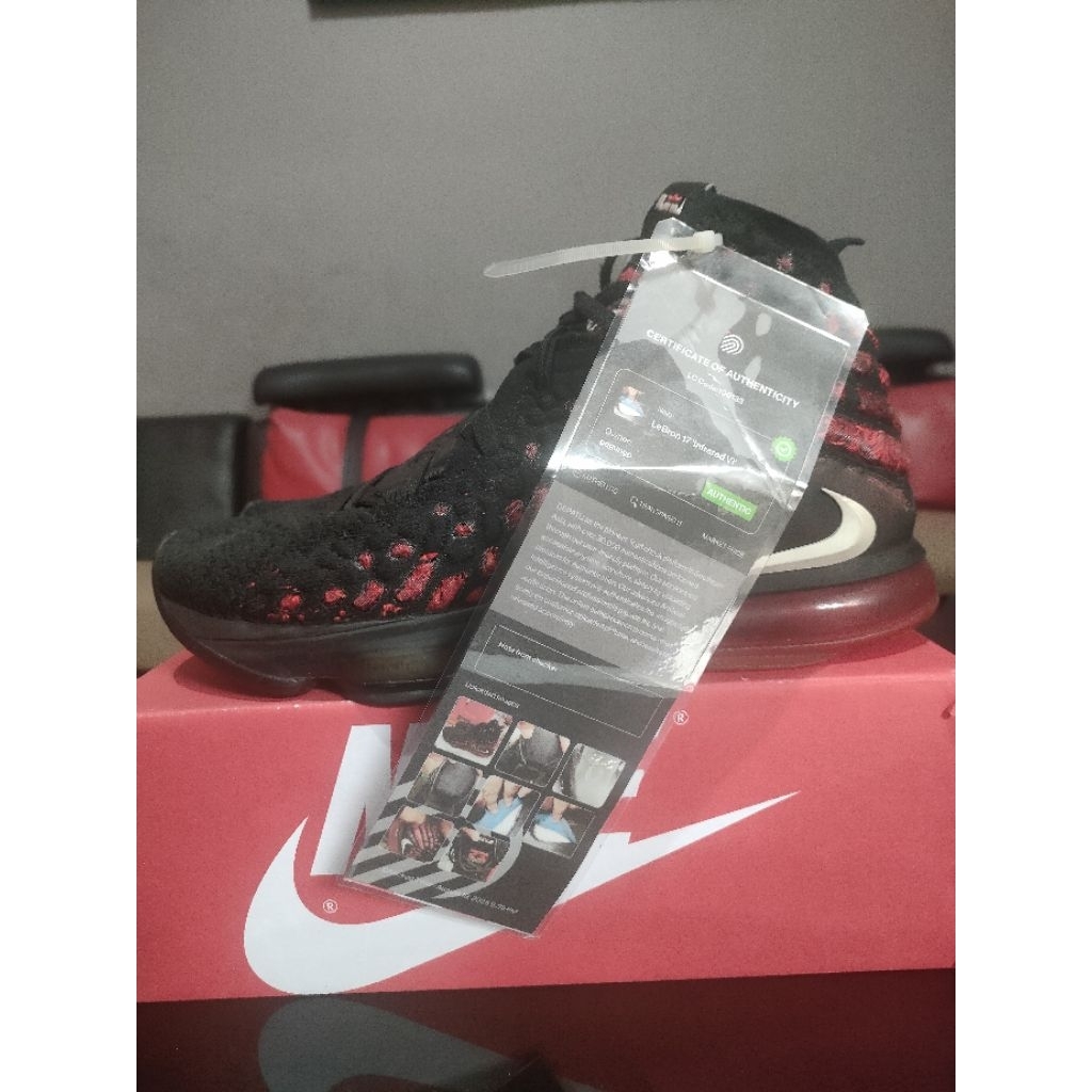 Nike Lebron 17 Black Infrared Basketball Size 45 insole 29