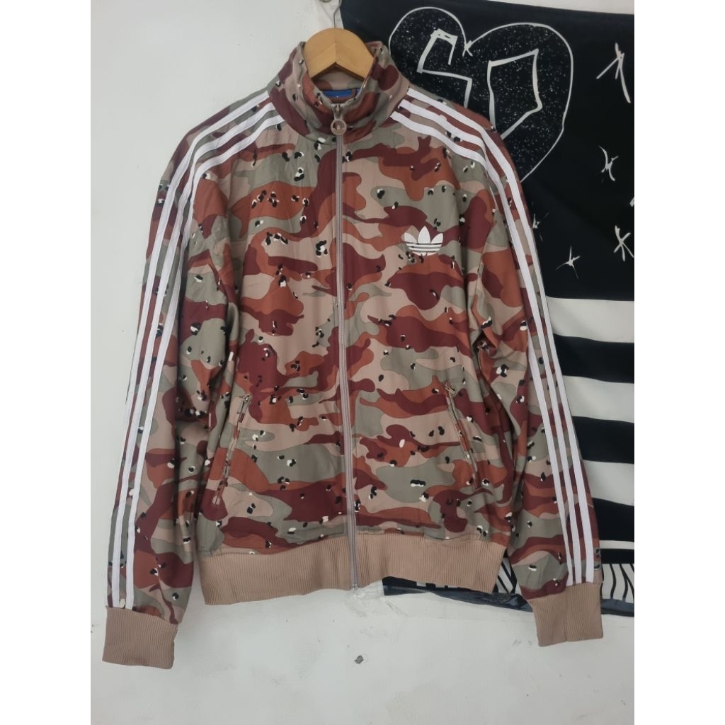 tracktop adidas firebird camo