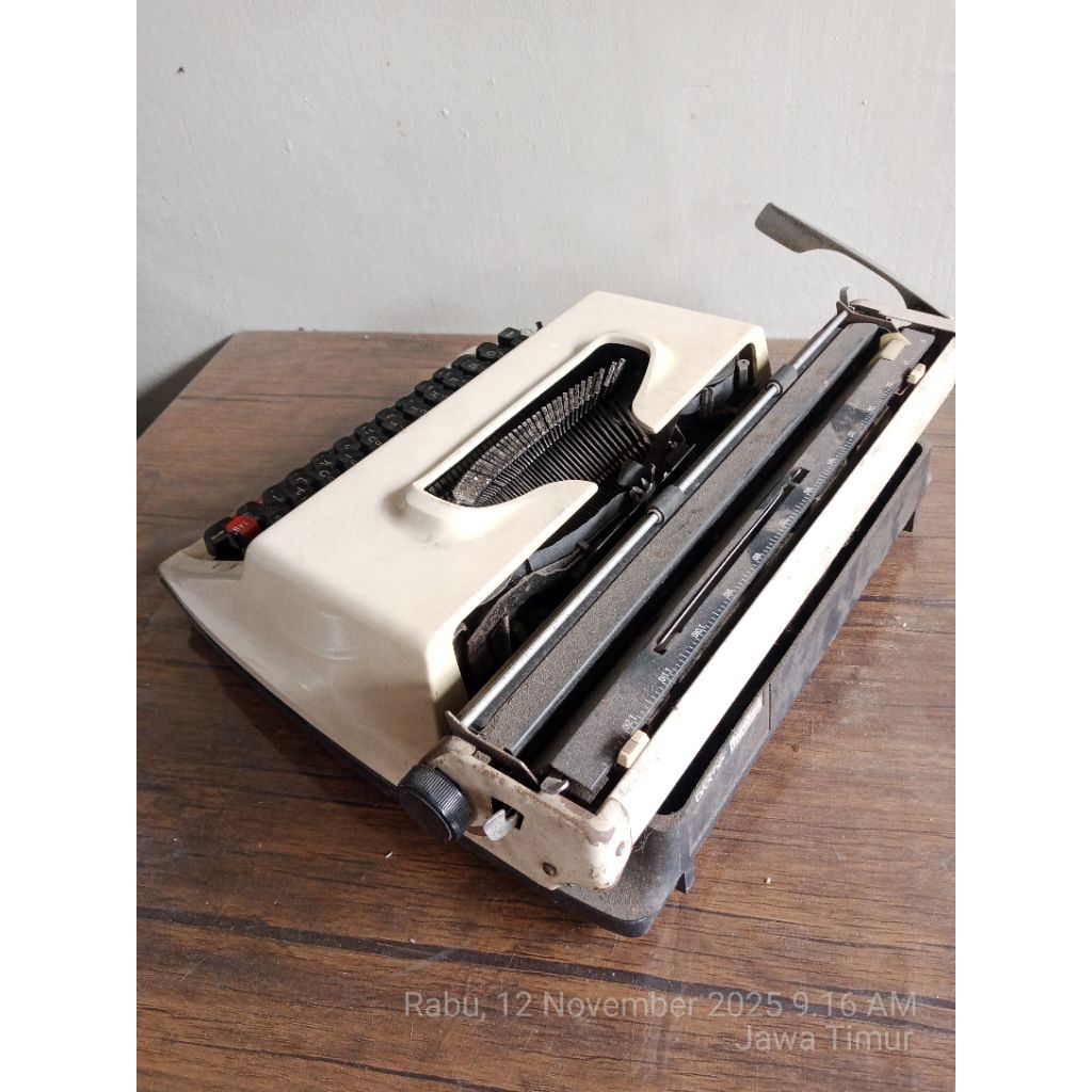 mesin ketik brother  (display) jadul