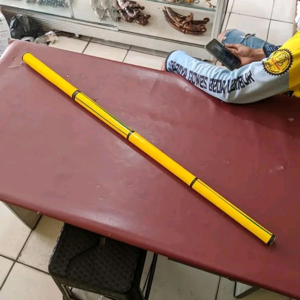 katana model bambu kuning
