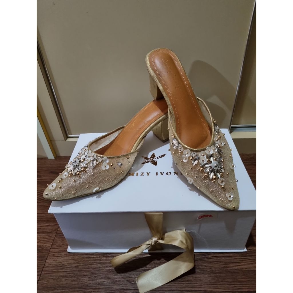 Preloved sepatu wanita 38 sepatu wedding