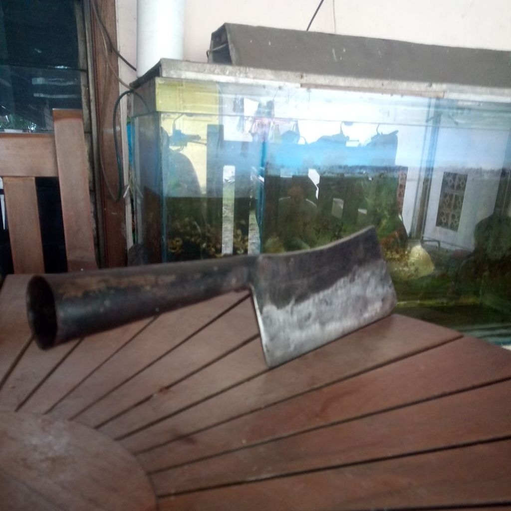 pisau daging besar