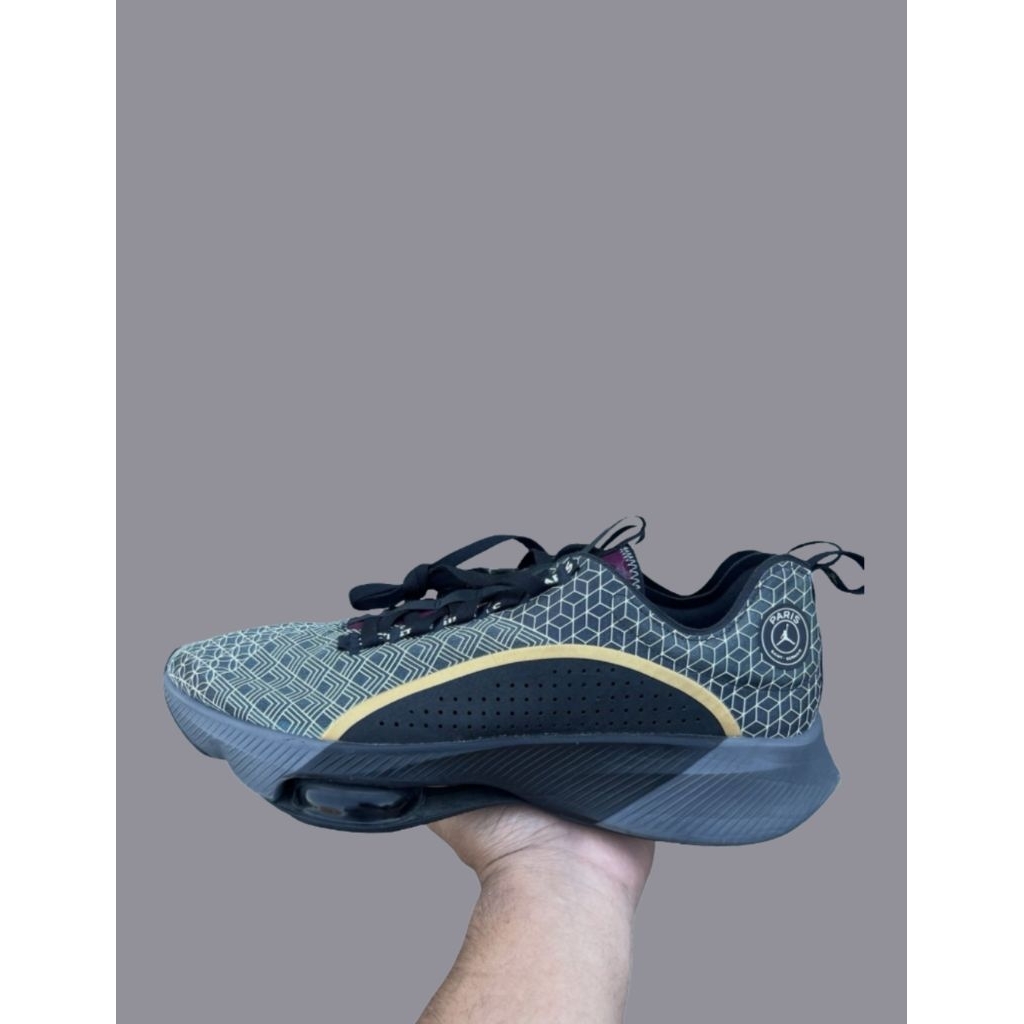 Sepatu Running Pria Nike Jordan Air Renegade PSG Dark Green Black Gold Size 44 / 28cm - Pemakaian wa