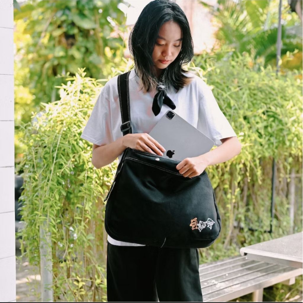Tas CRSL Scape Sling Bag Black