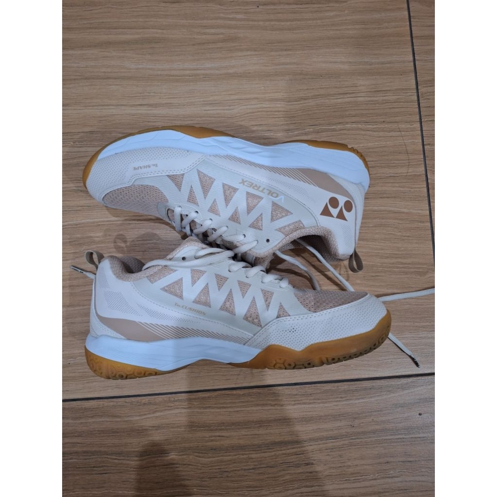 Sepatu Badminton Yonex Voltrex Second
