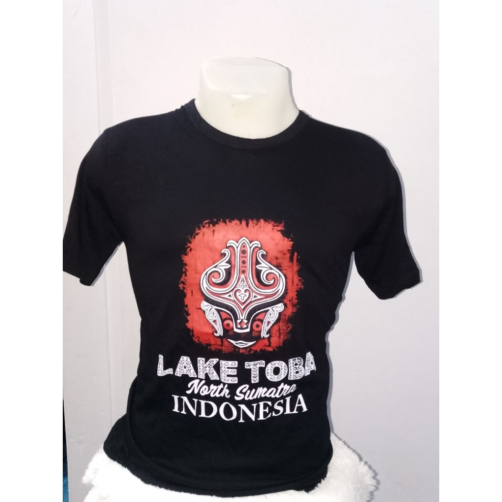 Kaos khas Batak Toba pria dan wanita