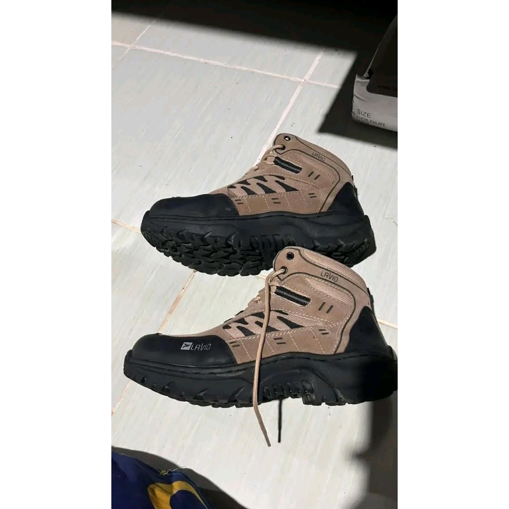Sepatu Lavio Safety