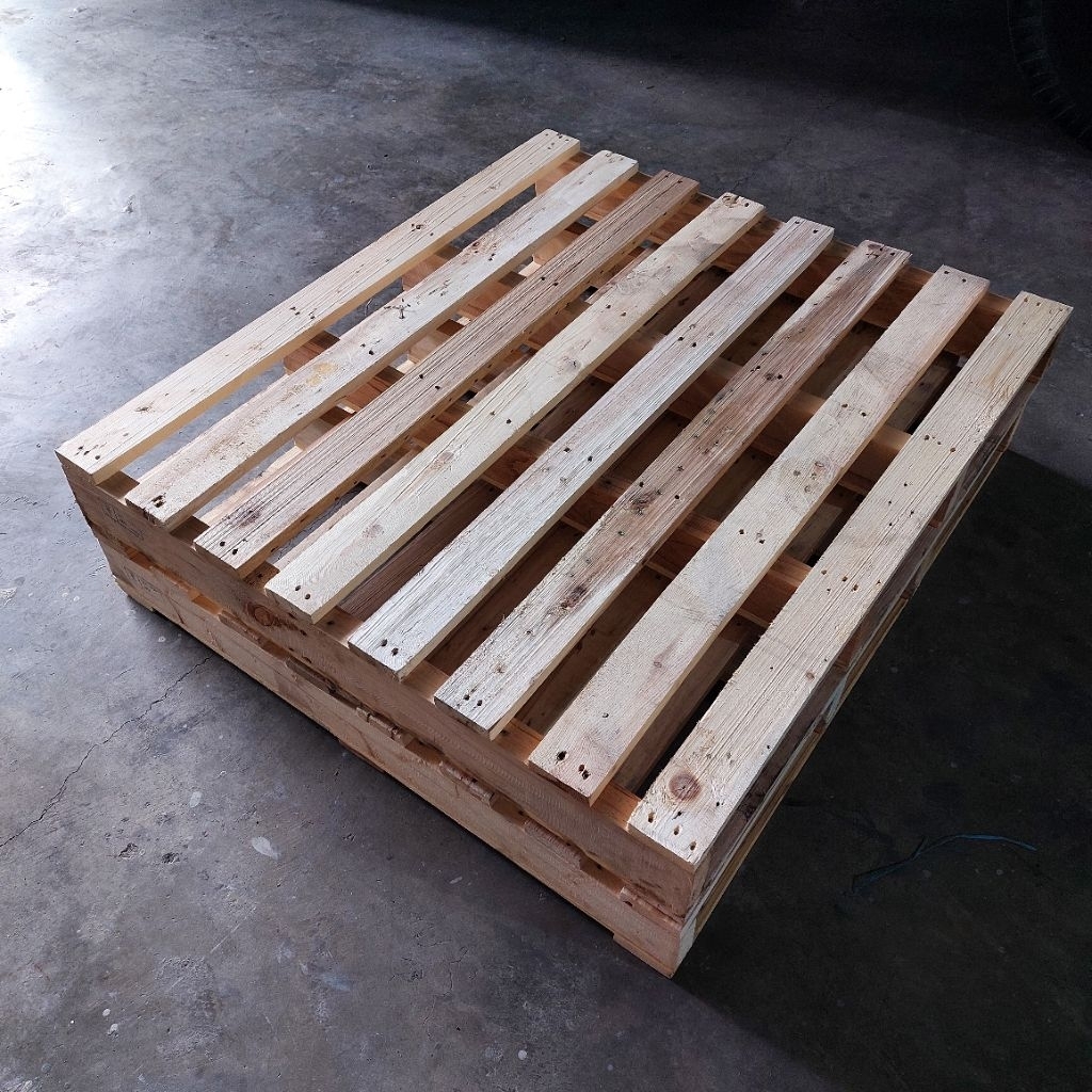 Pallet / Palet Kayu bekas impor uk 100x90x13