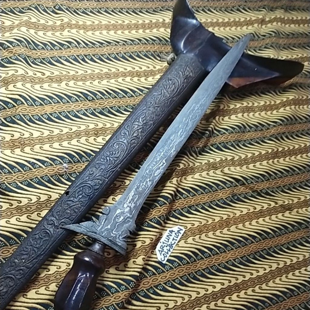 keris Umpyang Jimbe pamor Ngulit Semongko