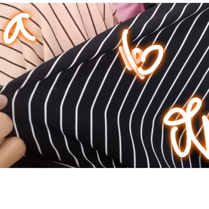 kain monalisa motif salur dasar hitam dan  cream tua