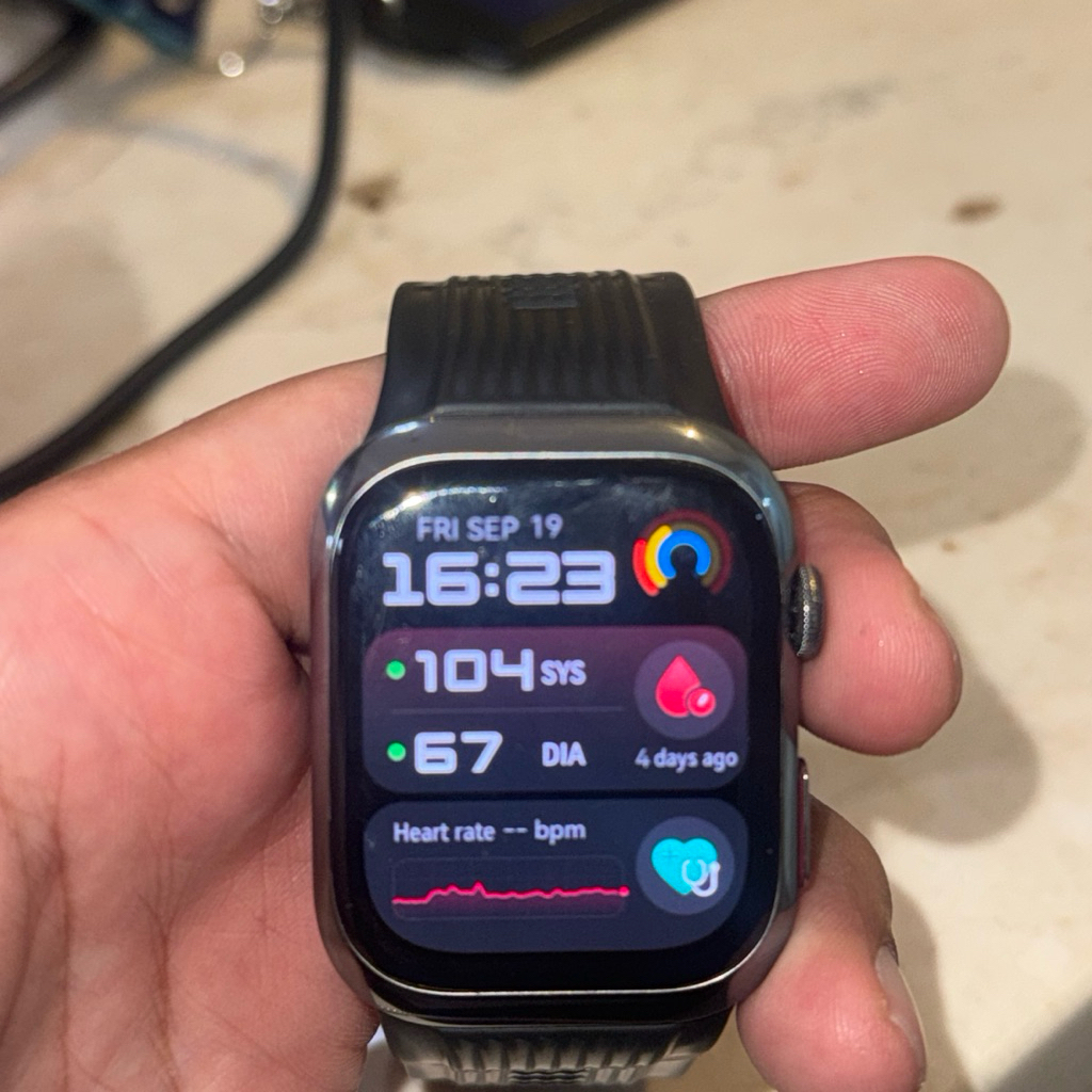 Smartwatch Huawei D2 (Bekas)