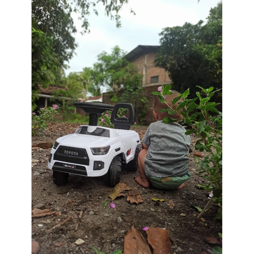 Preloved mainan mobil anak