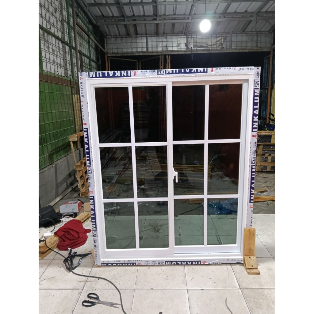 Jendela aluminium sliding ornamen UK L 80 x T 120