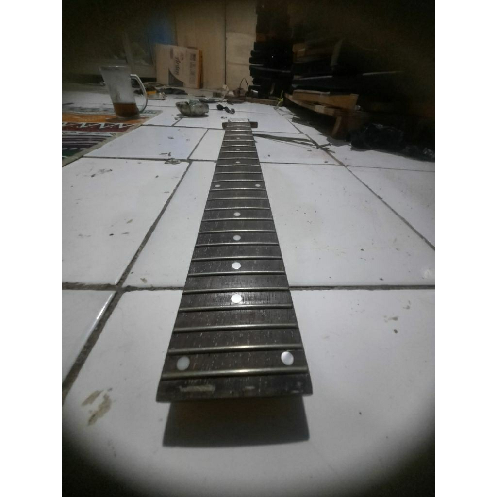 Neck gitar schecter 7 string posisi bridge