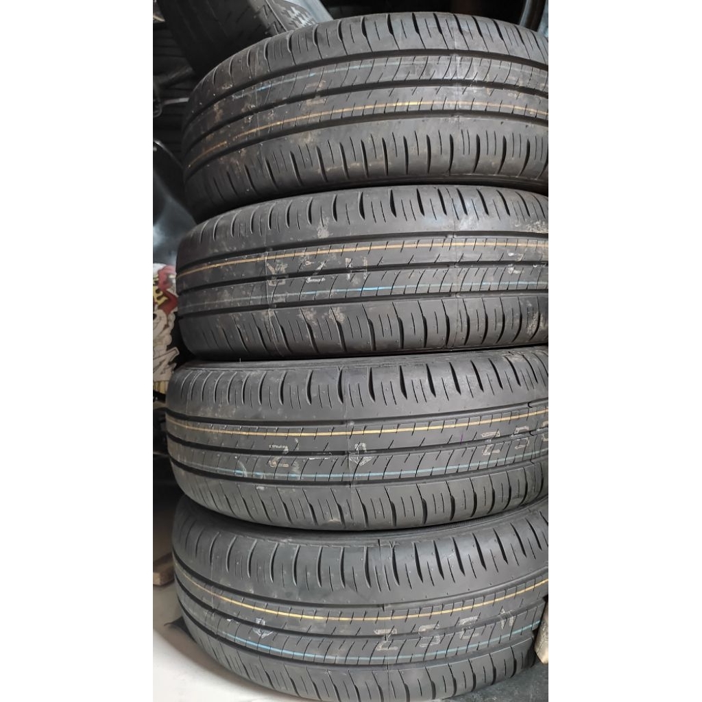 Ban uk. 185/60 R15 dunlop enasave