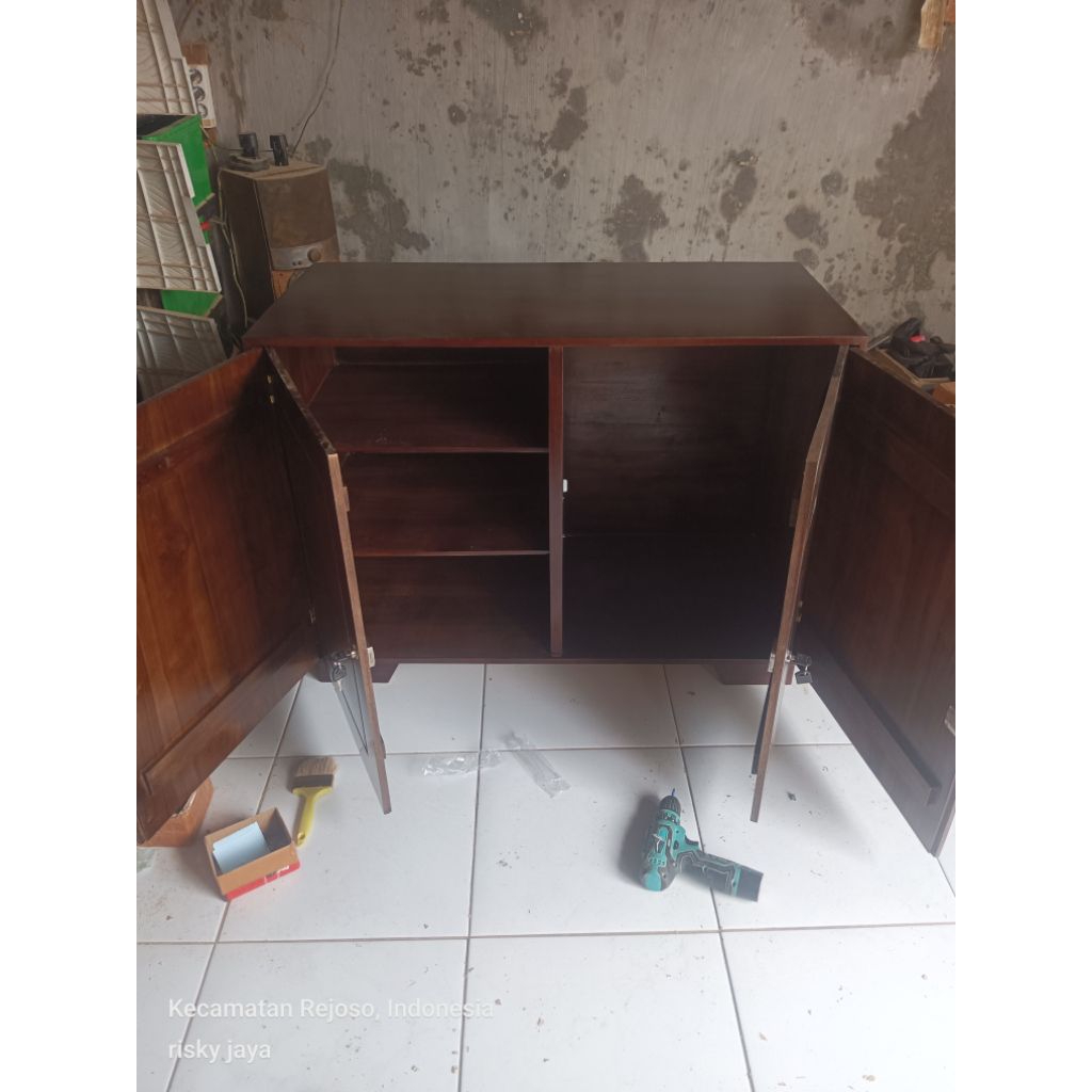 lemari brangkas double pintu/4 pintu dari kayu jati uk 110x55x70