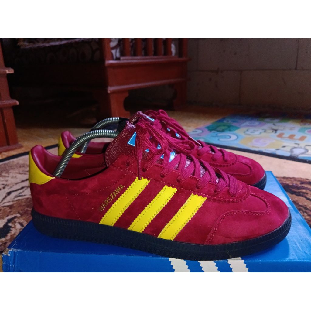 sepatu adidas warzawa