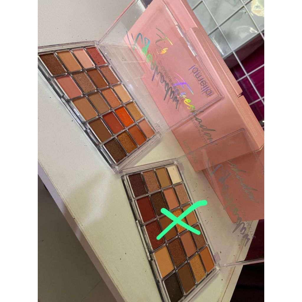 Eyeshadow Lameila 20 Warna