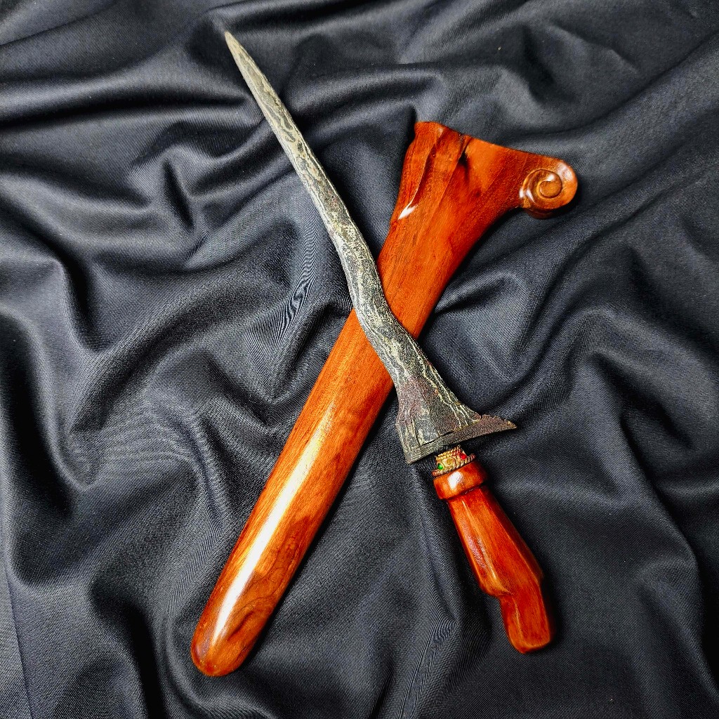 Keris Patrem Jangkung Luk 3 Pamor Kulit Semangka