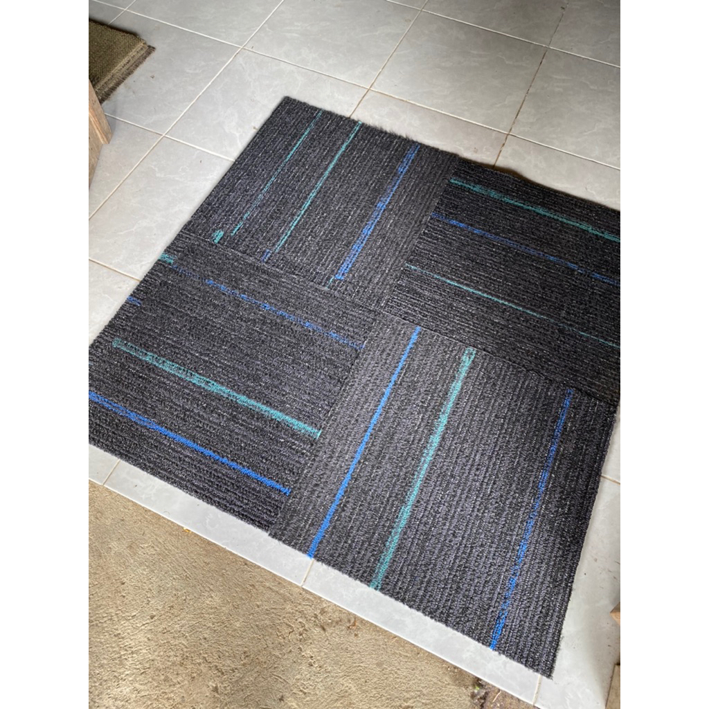 KARPET TILE 50x50 SECOND LIKENEW