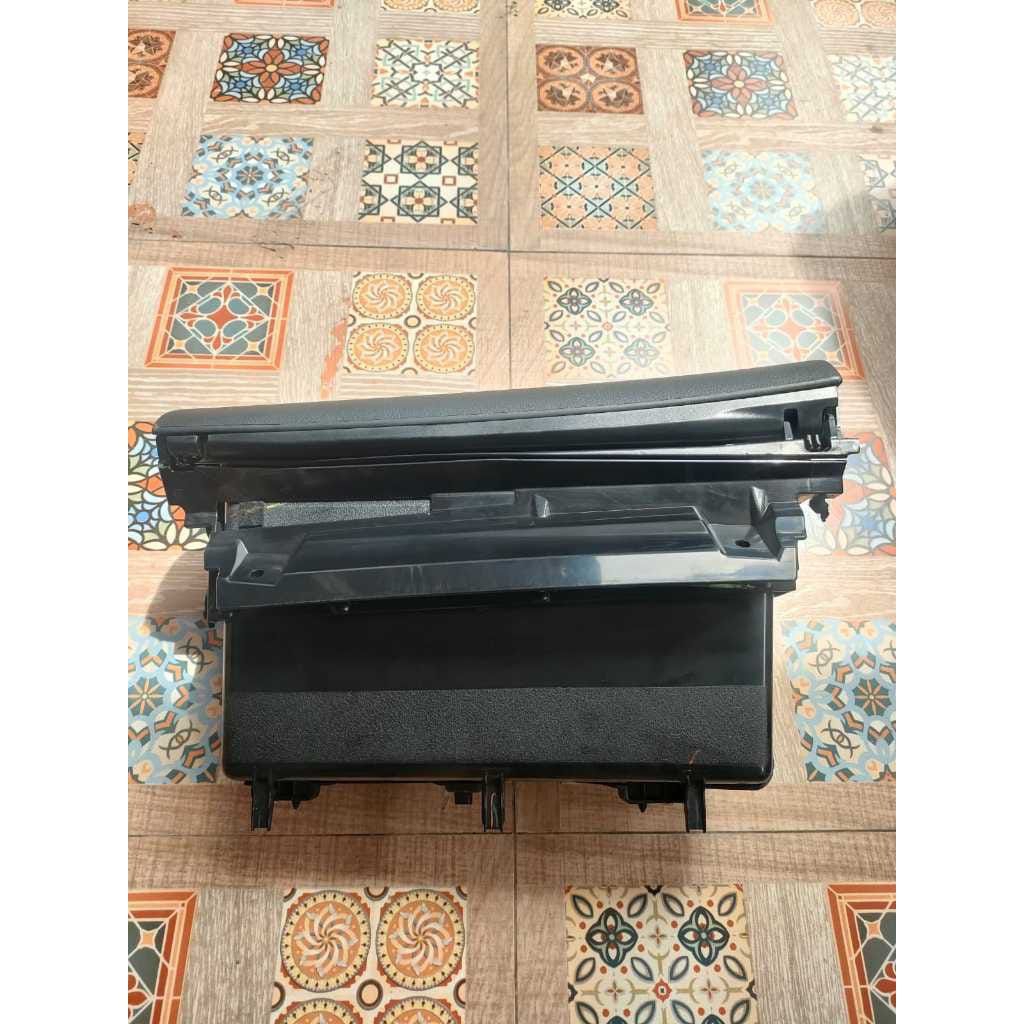 laci dashboard atas mobil Innova Reborn baru original