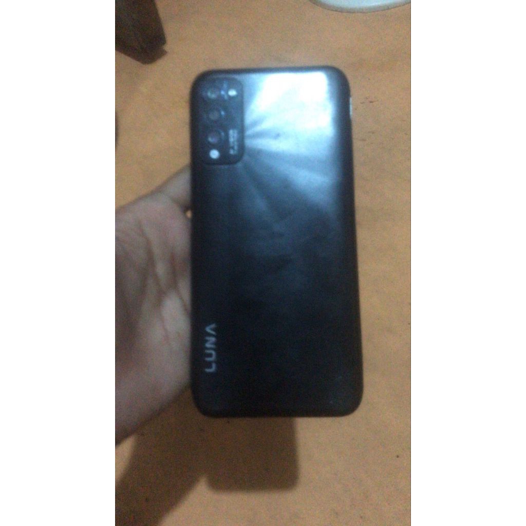 Nitip 200k ambil dua’nya Ip7 128 icloud kosong minus matot Hp luna ram 3/64 minus cuma batre gada sa