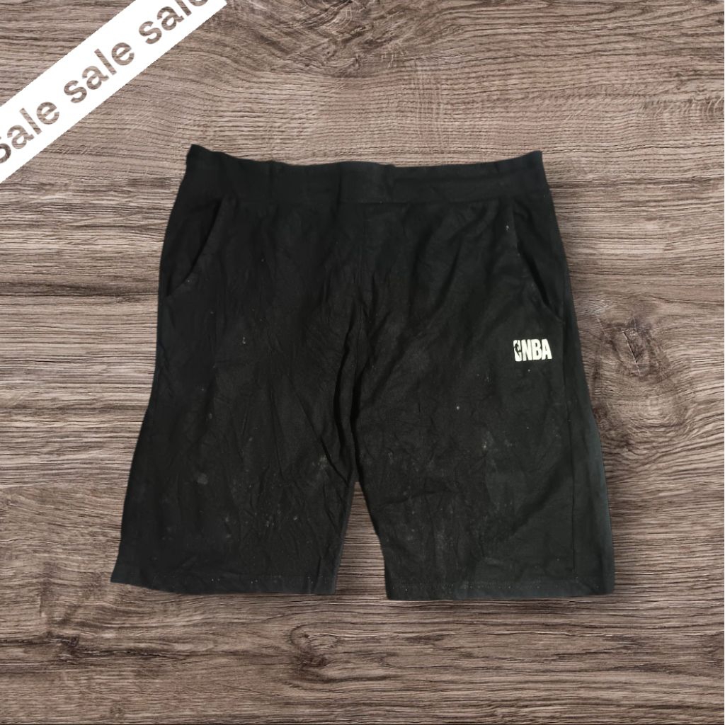Celana pendek NBA