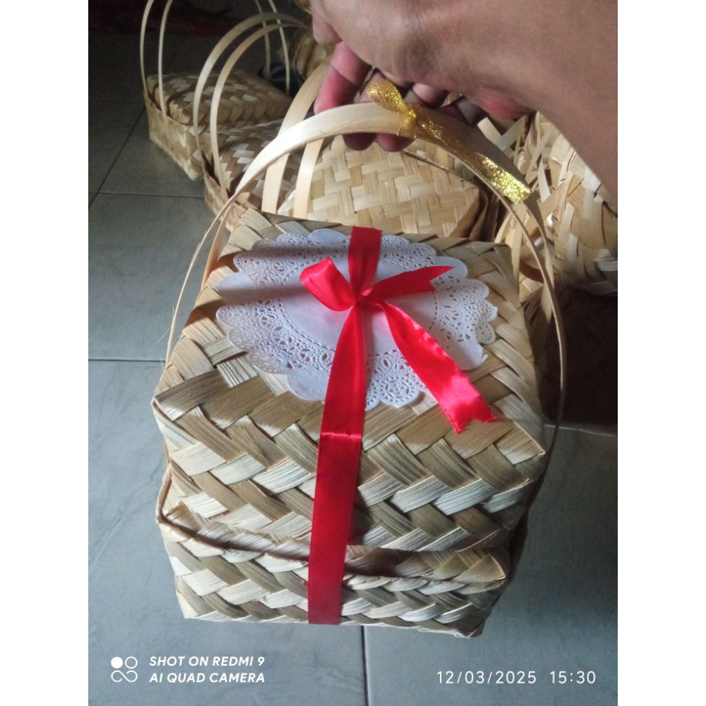 (free pita + kertas putih)besek jinjing/besek tumpuk/besek/besek bambu/besek hajatan/besek susun isi