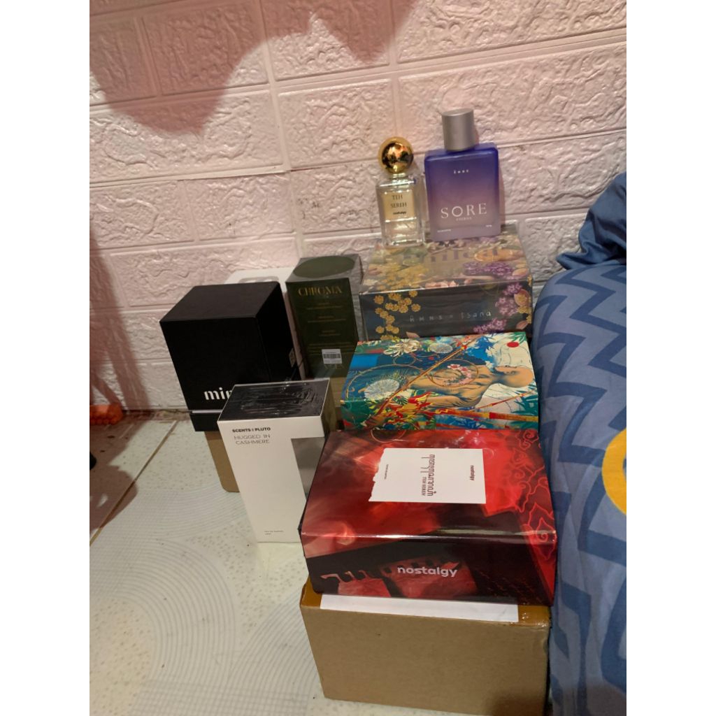 PROJECT 1945 HMNS SORE PHILEA UNTITLED AMTHRA BUTTONSCRAVES MINE SCENTS OF PLUTO