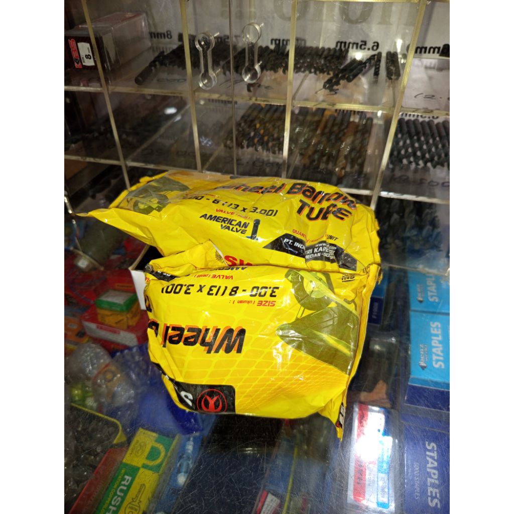 Swallow Ban Dalam Kereta Sorong