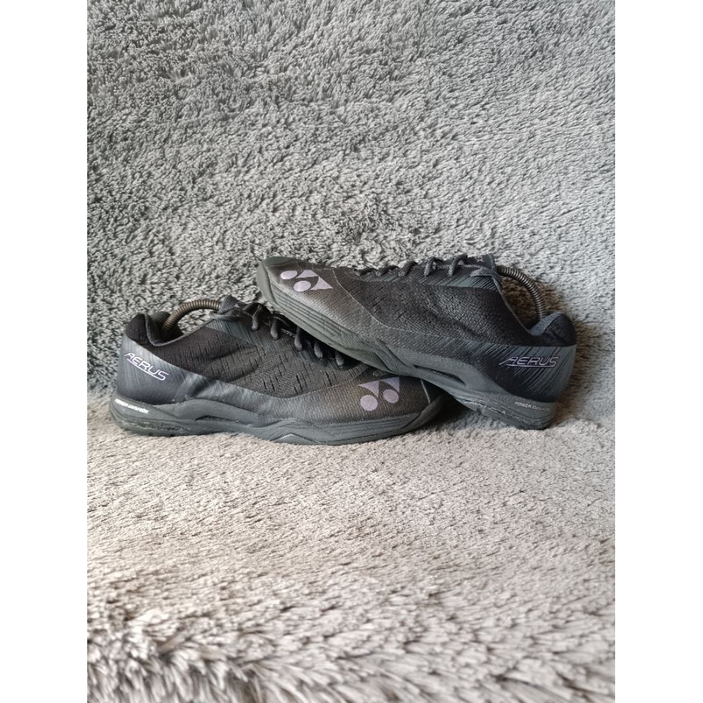 SEPATU BADMINTON YONEX AERUS Z SIZE 42 ORIGINAL SECOND KARBON