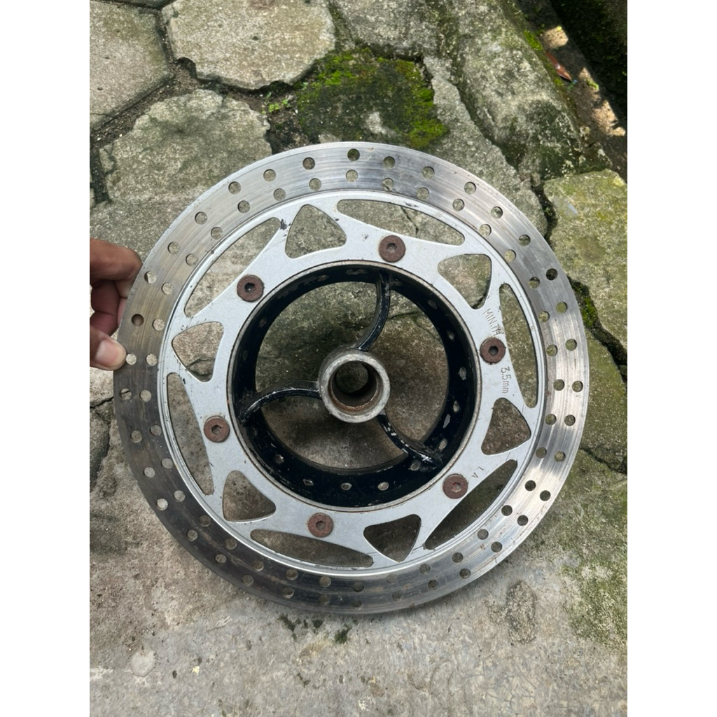 tromol depan ninja R