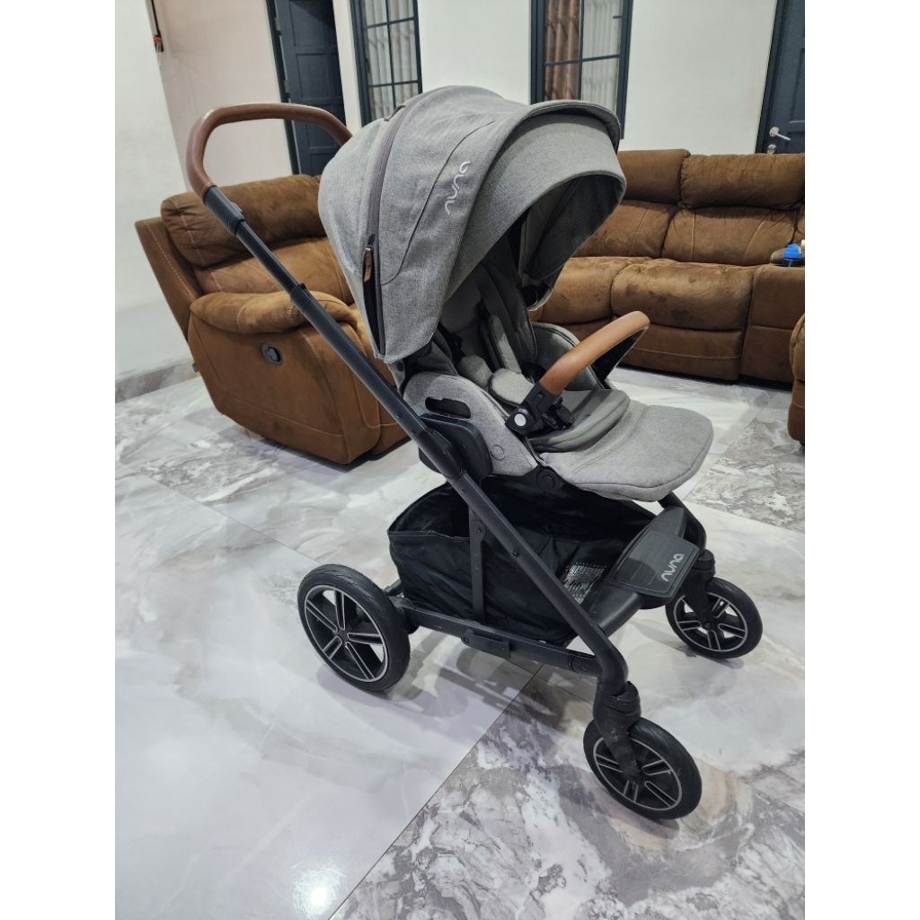 Nuna stroller bayi