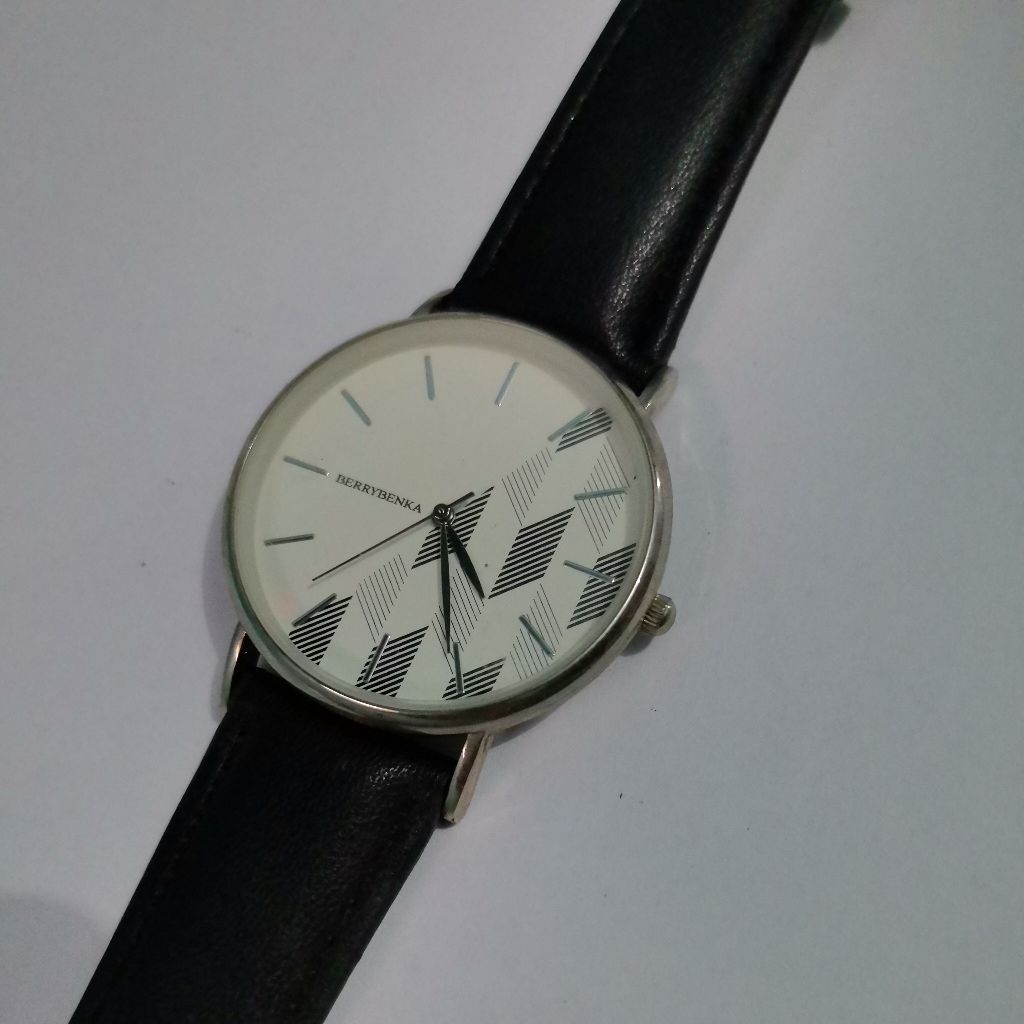 Jam tangan wanita Berrybenka