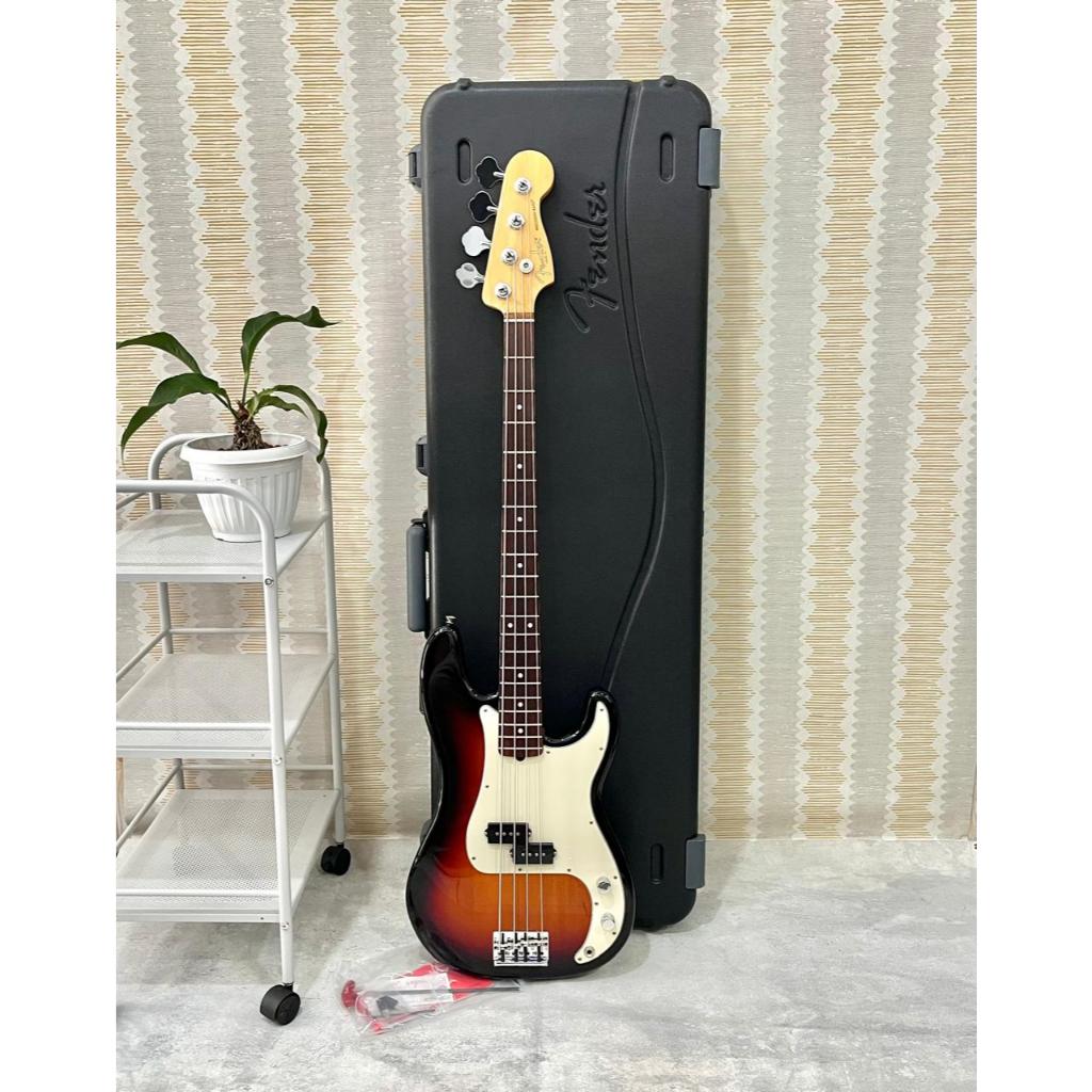 Bass Elektrik 4-string (second) - Fender Precision Bass American Pro