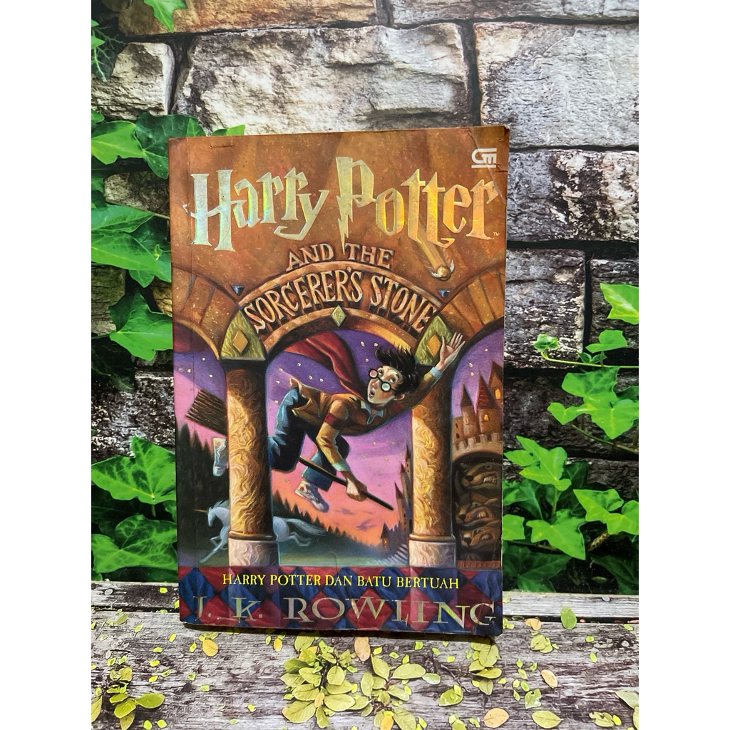 NOVEL HARRY POTTER BAHASA INDONESIA-BEKAS