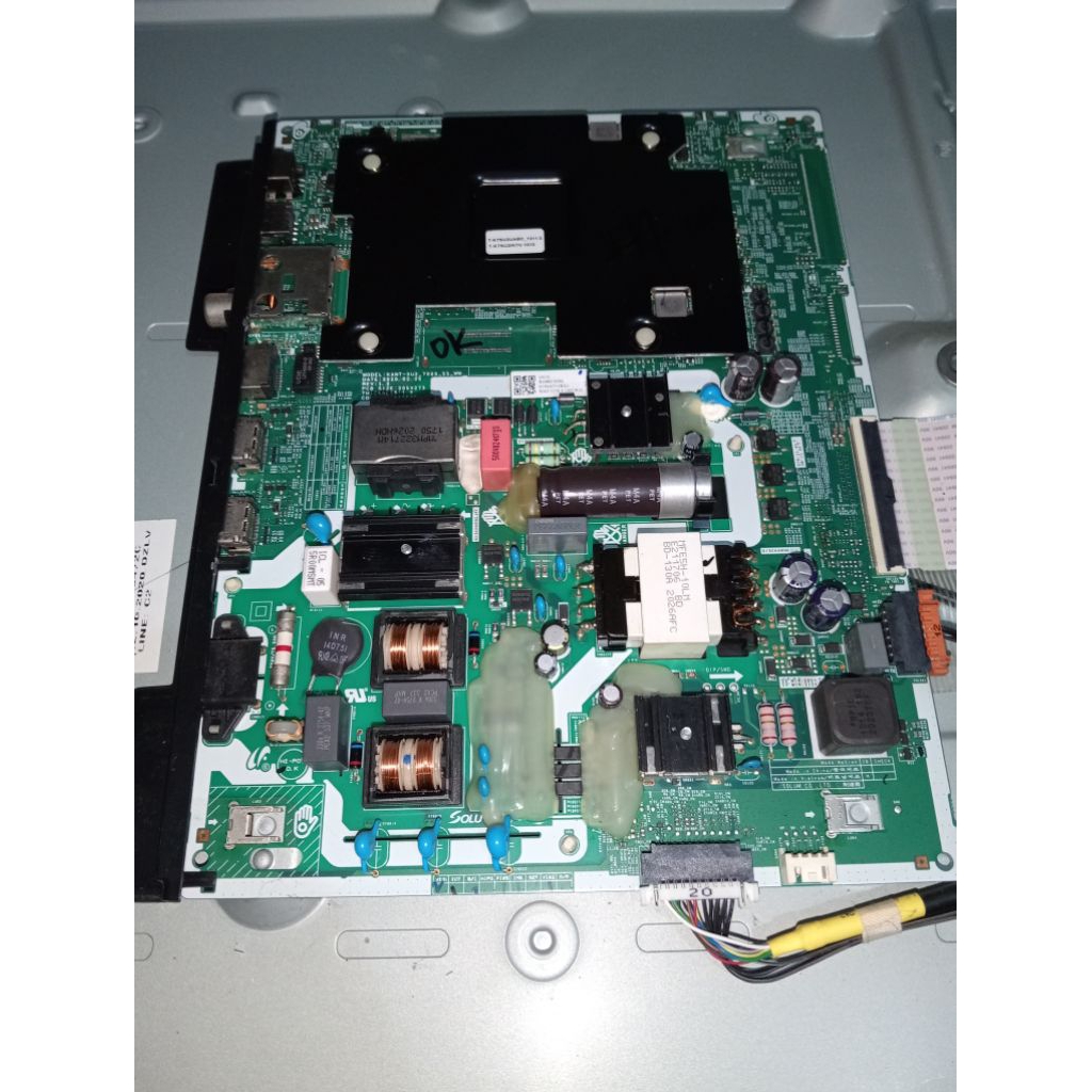 MB Samsung 50TU7000K