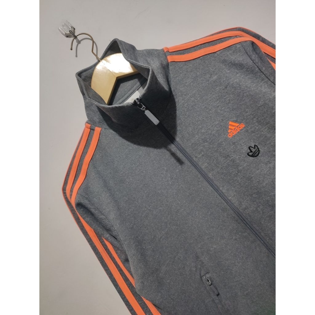 Jaket Tracktop Adidas Climalite Abu