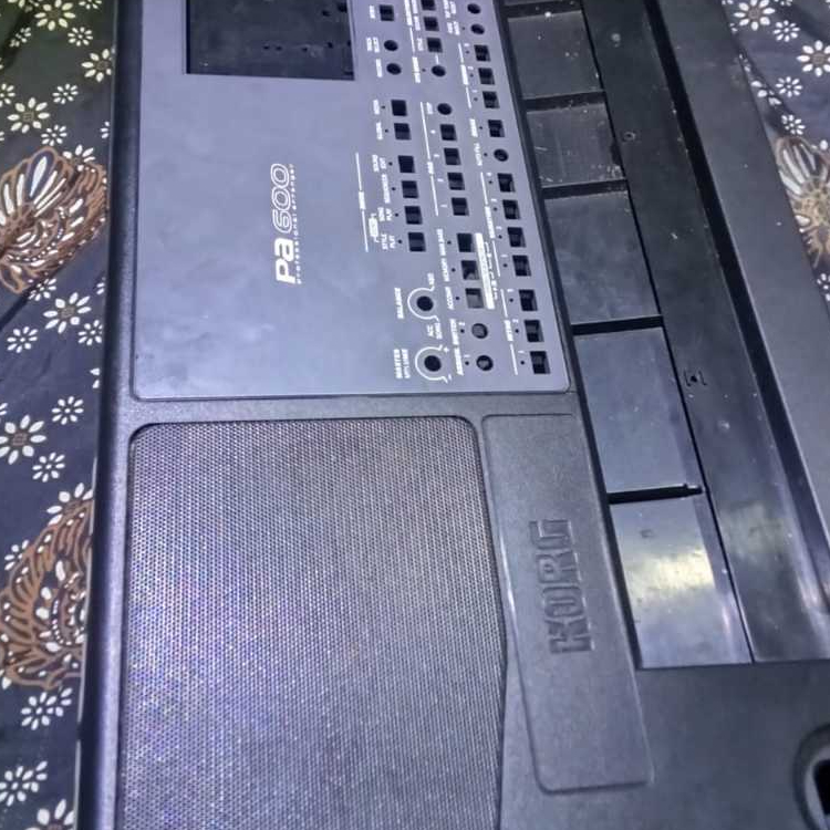 Body/cassing keyboard korg pa600(bekas)