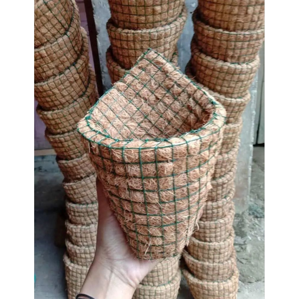 pot bunga sabut kelapa / pot sabut kelapa / pot anggrek / pot gantung