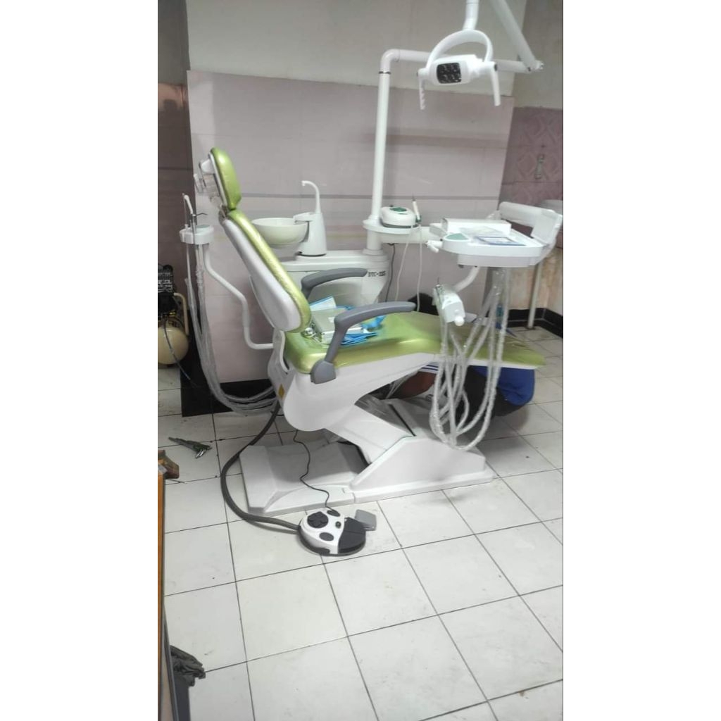DENTAL UNIT  2ND DTC 325 LAMPU LED PEMAKAIAN 1.5 TAHUN LIKE NEW