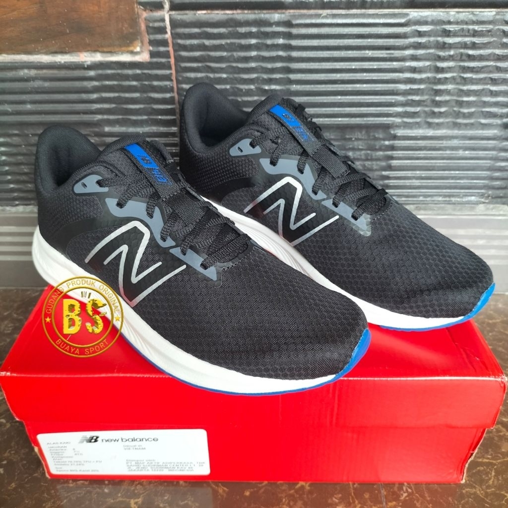Sepatu running New Balance for men