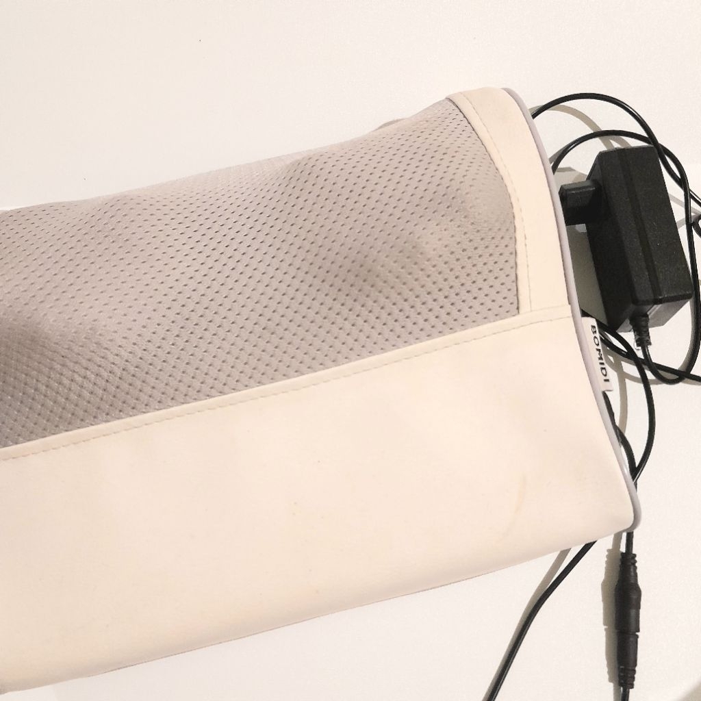 PRELOVED Bomidi Alat Pijat 8 Bola (White-grey)