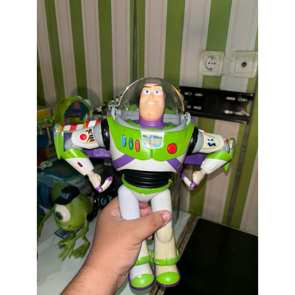 Buzz Thinkway Signature Toy Story Collection