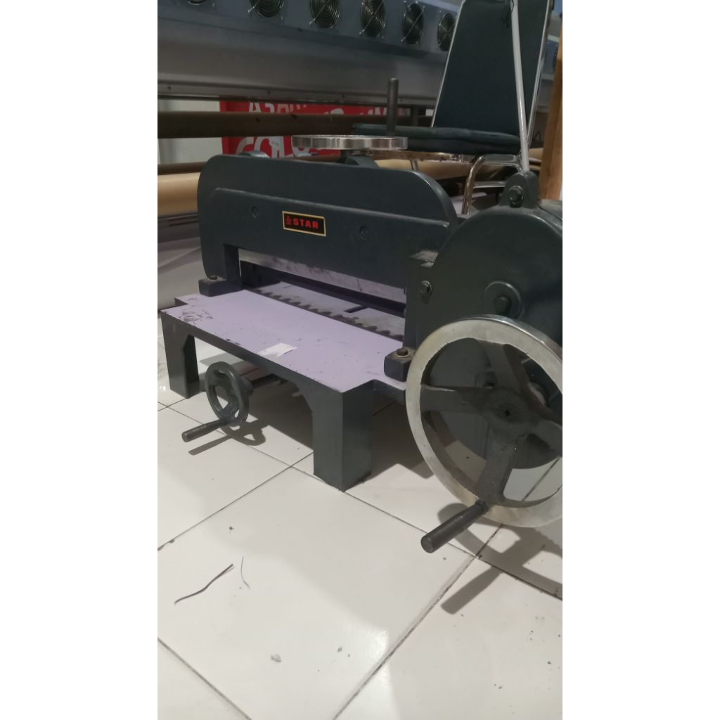 mesin potong kertas seperti BARU